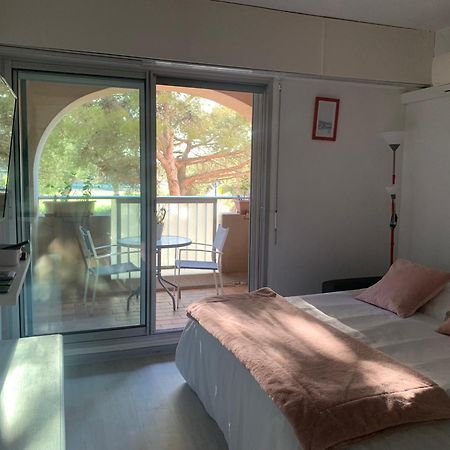 Hyeres Beach Bagian luar foto