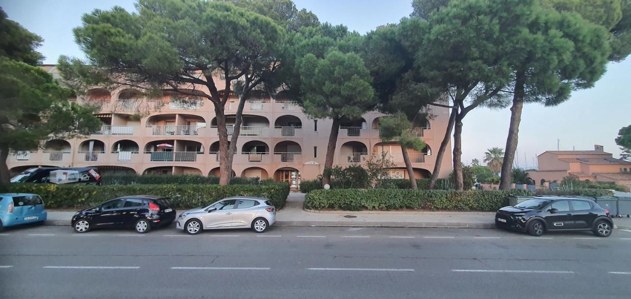 Hyeres Beach Bagian luar foto