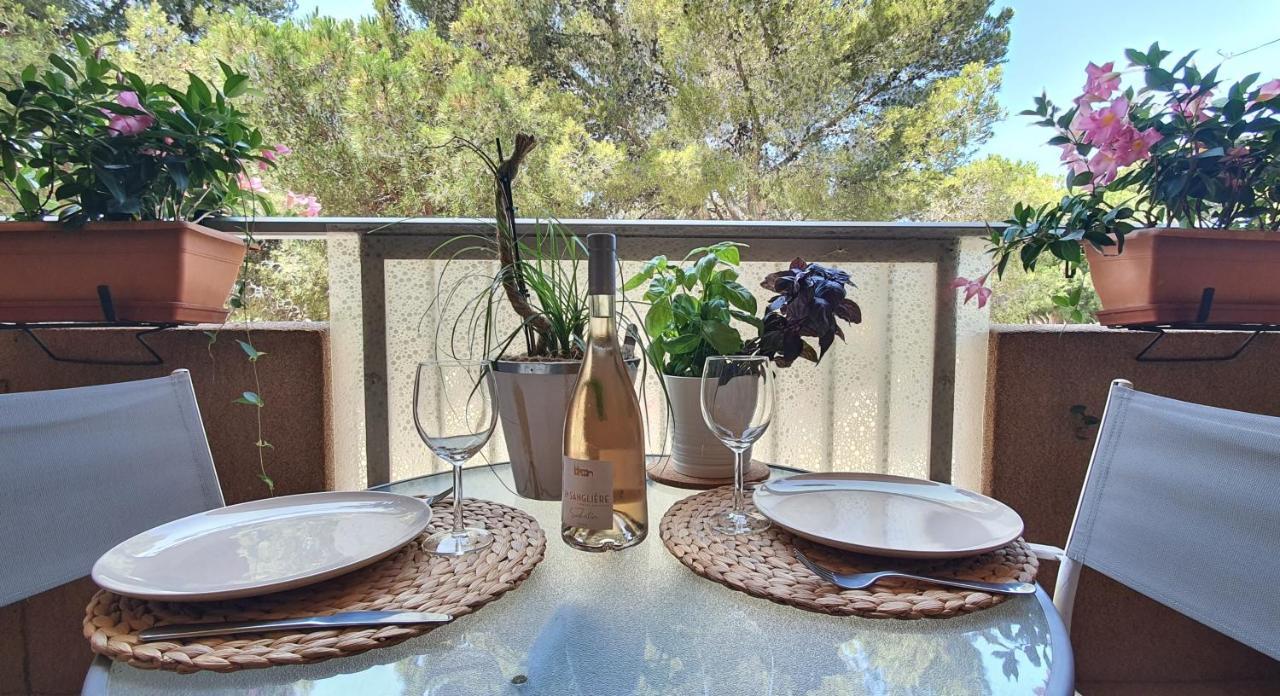 Hyeres Beach Bagian luar foto