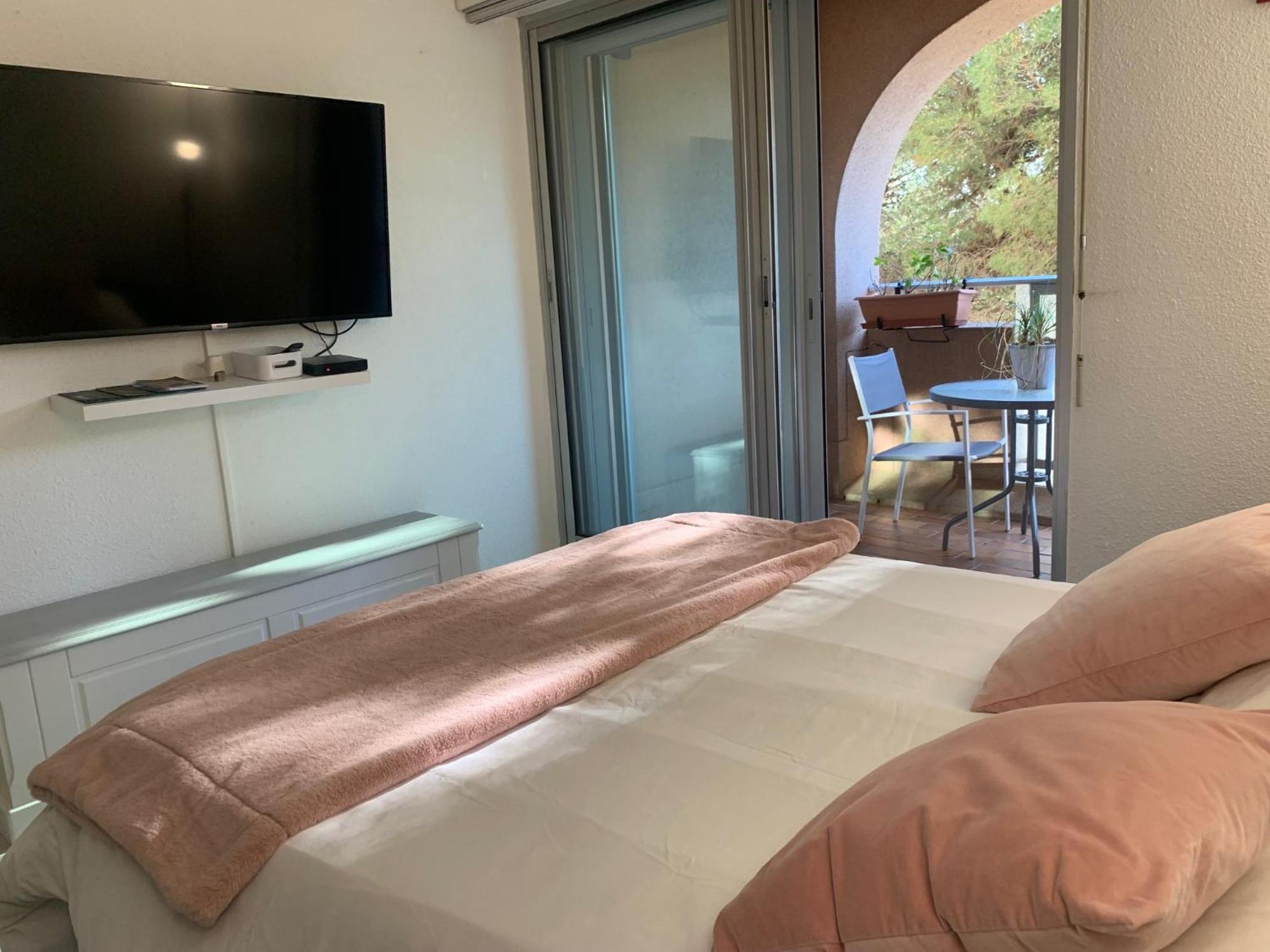 Hyeres Beach Bagian luar foto